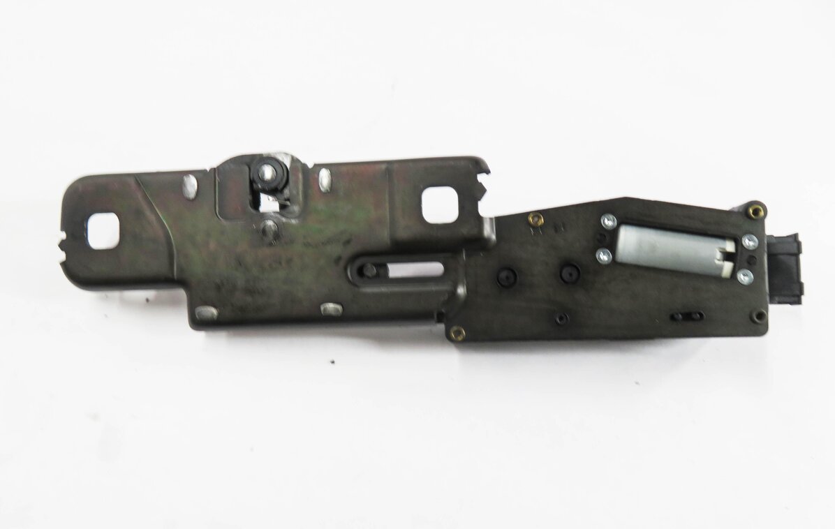 Thumbnail 6: 2014 AUDI Q7 (4L) REAR TRUNK LOCK LATCH ACTUATOR MOTOR STRIKER PLATE