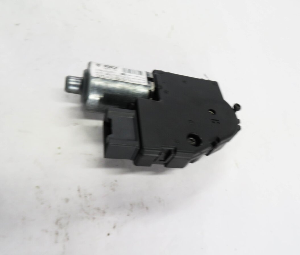 Thumbnail 4: 2007-2014 AUDI Q7 (4L) SUNROOF MOTOR / SUNSHADE MOTOR