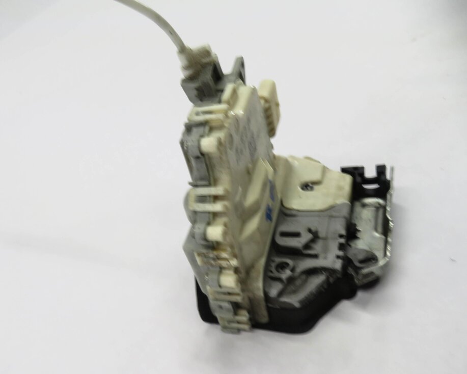 Thumbnail 3: 2010-2022 AUDI / PORSCHE A4 S4 A5 S5 A6 Q3 Q5 Q7 TT 911 - RIGHT FRONT DOOR LATCH
