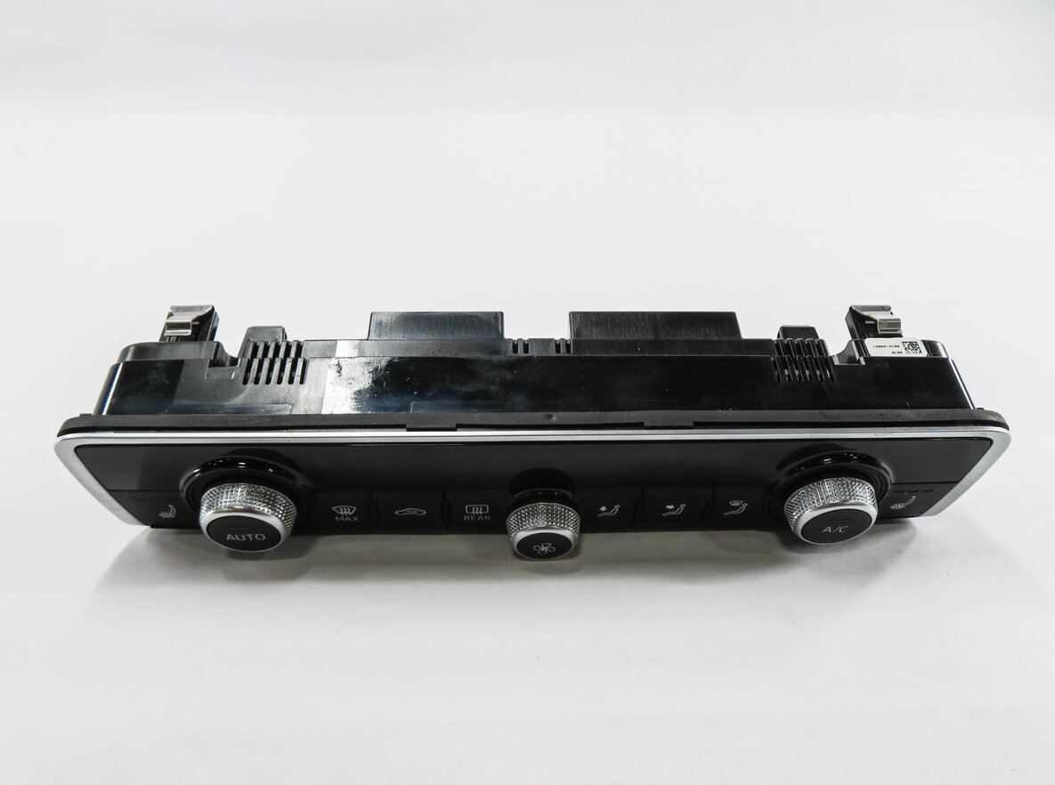 Thumbnail 4: 2015-2018 AUDI A3 S3 (8V) FRONT DUAL ZONE HEATER A/C TEMPERATURE CONTROL PANEL