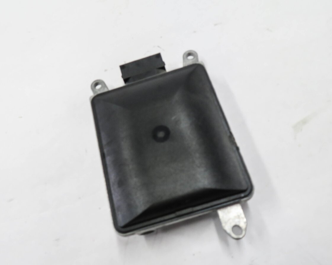 Thumbnail 1: 2015-2016 AUDI A3 S3 (8V) RIGHT LANE DEPARTURE BLIND SPOT CONTROL MODULE (SLAVE)