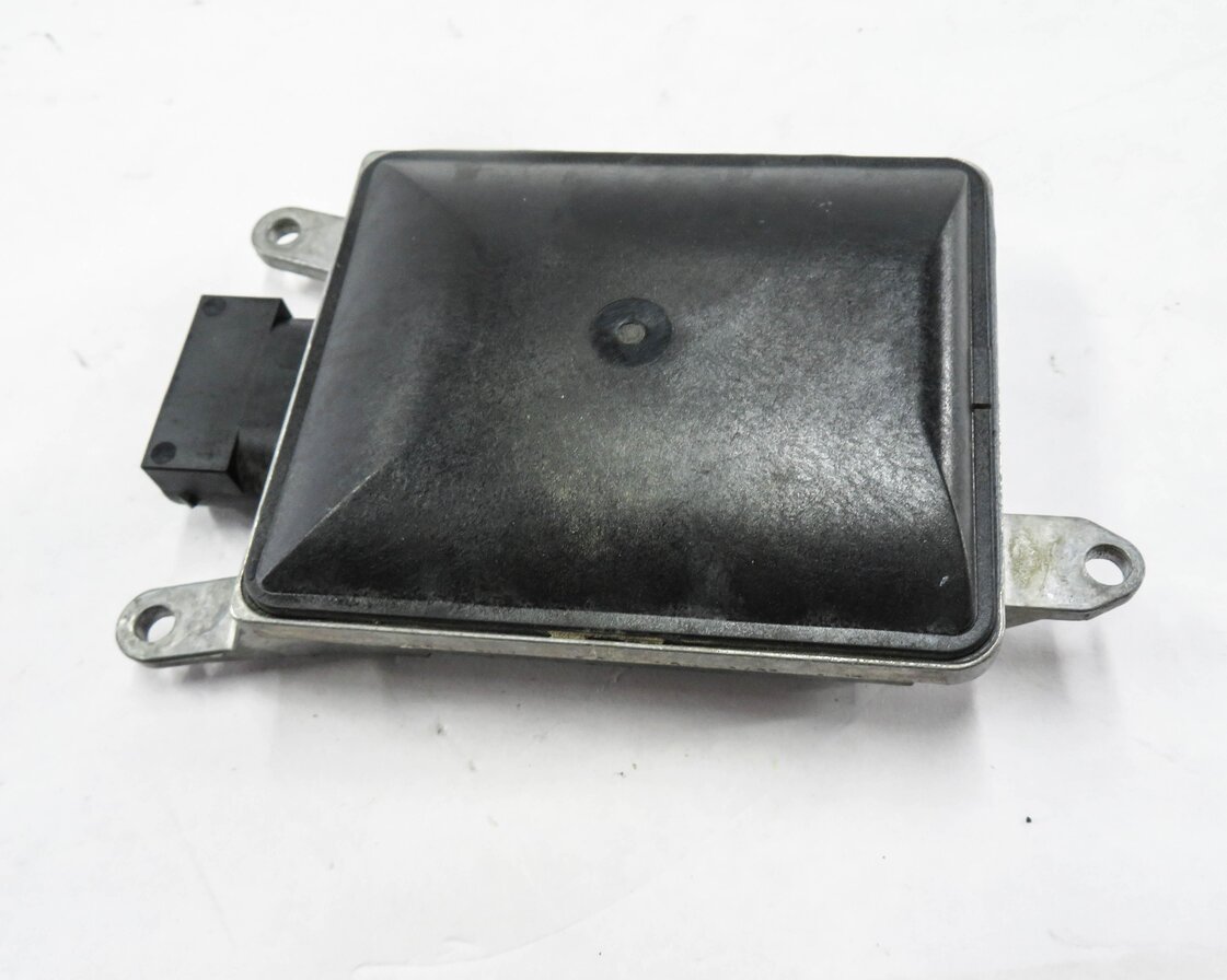 Thumbnail 2: 2015-2016 AUDI A3 S3 (8V) LEFT LANE DEPARTURE BLIND SPOT CONTROL MODULE (MASTER)