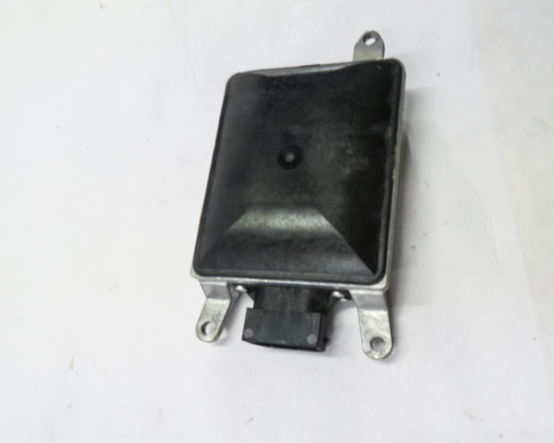 Thumbnail 3: 2015-2016 AUDI A3 S3 (8V) LEFT LANE DEPARTURE BLIND SPOT CONTROL MODULE (MASTER)
