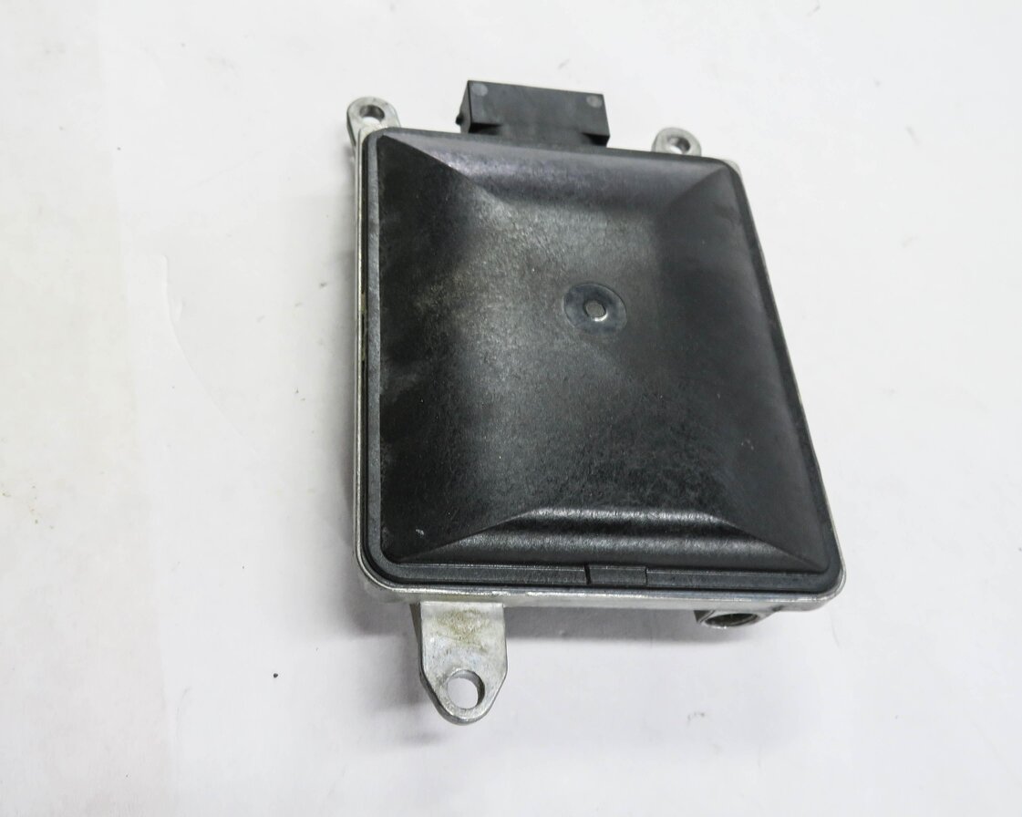 Thumbnail 4: 2015-2016 AUDI A3 S3 (8V) LEFT LANE DEPARTURE BLIND SPOT CONTROL MODULE (MASTER)