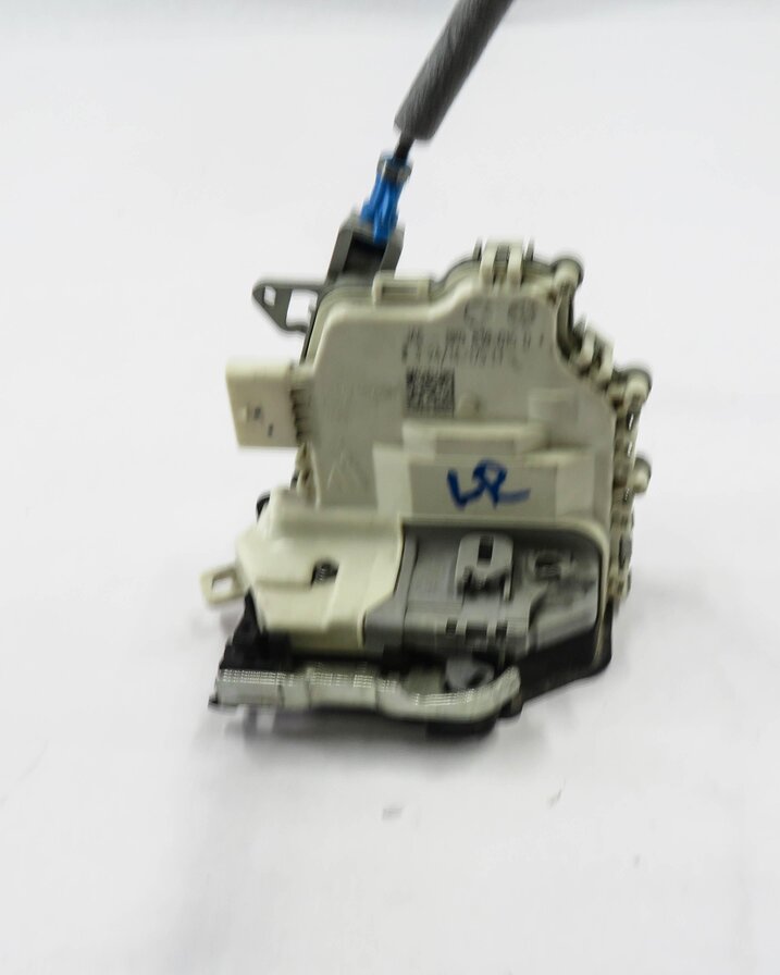 Thumbnail 2: 2010-2020 VW / PORSCHE - A3 A4 A8 S3 S4 Q5 MACAN PANAMERA - LEFT REAR DOOR LATCH