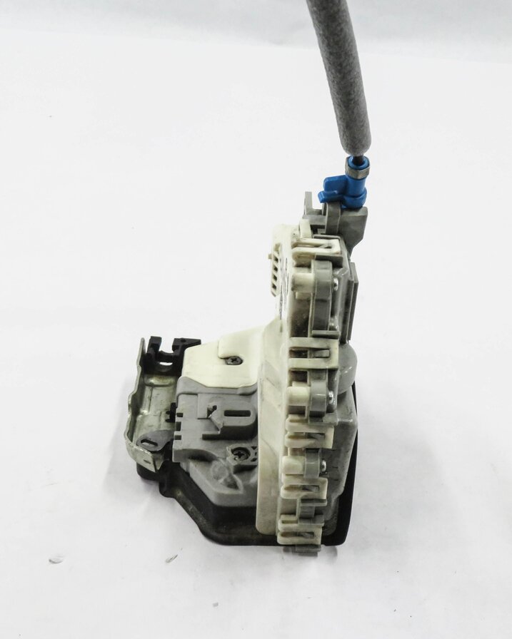Thumbnail 4: 2010-2020 VW / PORSCHE - A3 A4 A8 S3 S4 Q5 MACAN PANAMERA - LEFT REAR DOOR LATCH