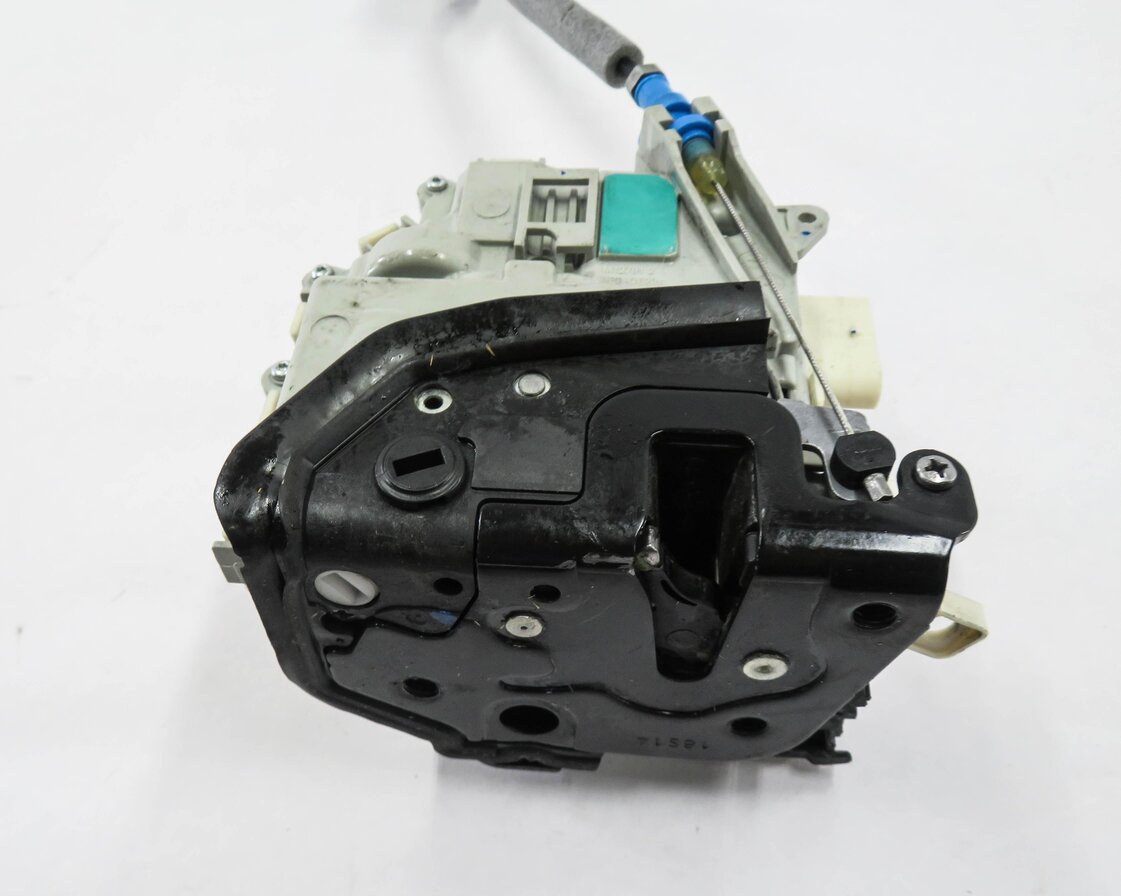 Thumbnail 6: 2010-2020 VW / PORSCHE - A3 A4 A8 S3 S4 Q5 MACAN PANAMERA - LEFT REAR DOOR LATCH