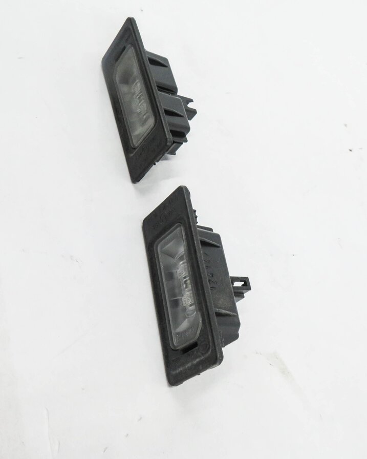 Thumbnail 4: 2015 AUDI S3 (8V) REAR LICENSE PLATE BASE MOUNT RETAINER BRACKET HOLDER