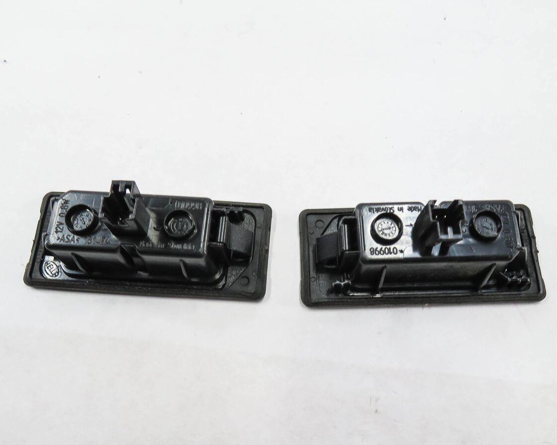 Thumbnail 5: 2015 AUDI S3 (8V) REAR LICENSE PLATE BASE MOUNT RETAINER BRACKET HOLDER