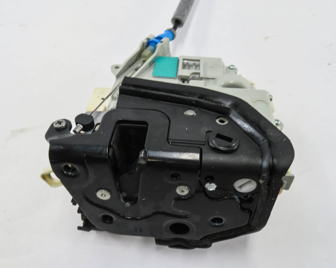 Thumbnail 6: 10-20 VW / PORSCHE - A3 A4 A8 S3 S4 Q5 MACAN PANAMERA - RIGHT REAR DOOR LATCH