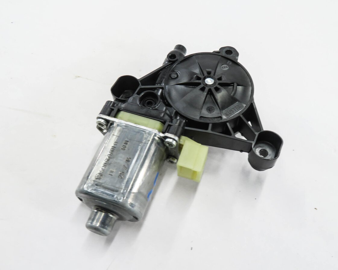 Thumbnail 1: 15-18 AUDI A3 S3 RS3 TT (8V MK3) RIGHT FRONT PASSENGER DOOR POWER WINDOW MOTOR