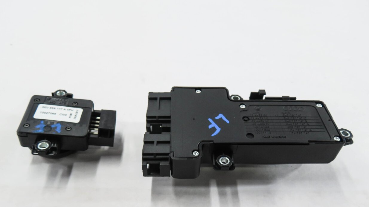 Thumbnail 4: 2015 AUDI S3 (8V) LEFT FRONT DRIVER SEAT ADJUSTMENT SWITCH BUTTON