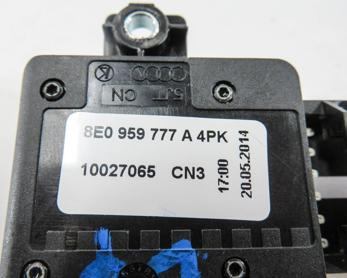 Thumbnail 5: 2015 AUDI S3 (8V) LEFT FRONT DRIVER SEAT ADJUSTMENT SWITCH BUTTON