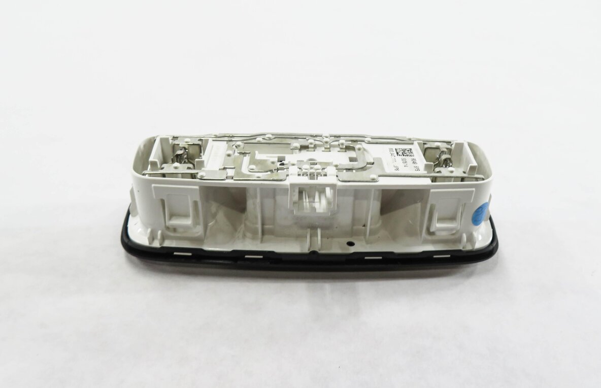 Thumbnail 3: 2015 AUDI S3 (8V) REAR DOMELIGHT LIGHT LAMP