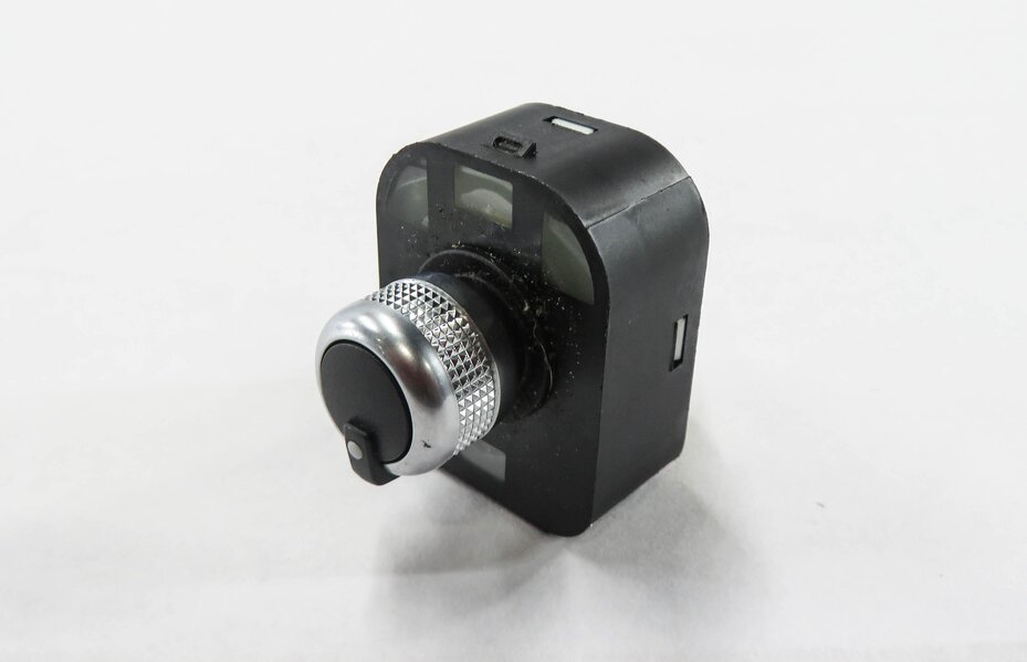 Thumbnail 2: 2015 AUDI S3 (8V) LEFT FRONT DRIVER MIRROR ADJUSTMENT SWITCH