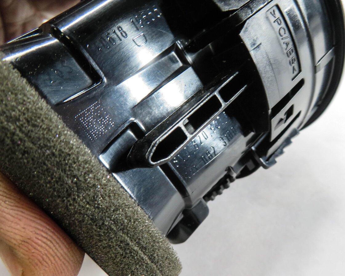 Thumbnail 6: 2015 AUDI S3 (8V) FRONT HEATER A/C AIR VENT