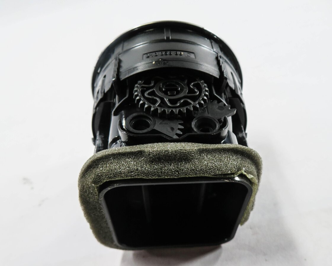 Thumbnail 4: 2015 AUDI S3 (8V) FRONT HEATER A/C AIR VENT