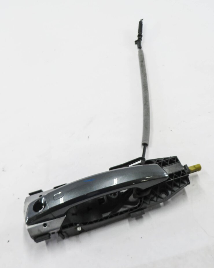 Thumbnail 1: 15-18 AUDI A3 S3 RS3 TT (8V MK3) LEFT FRONT DRIVER KEYLESS DOOR HANDLE (GRAY)