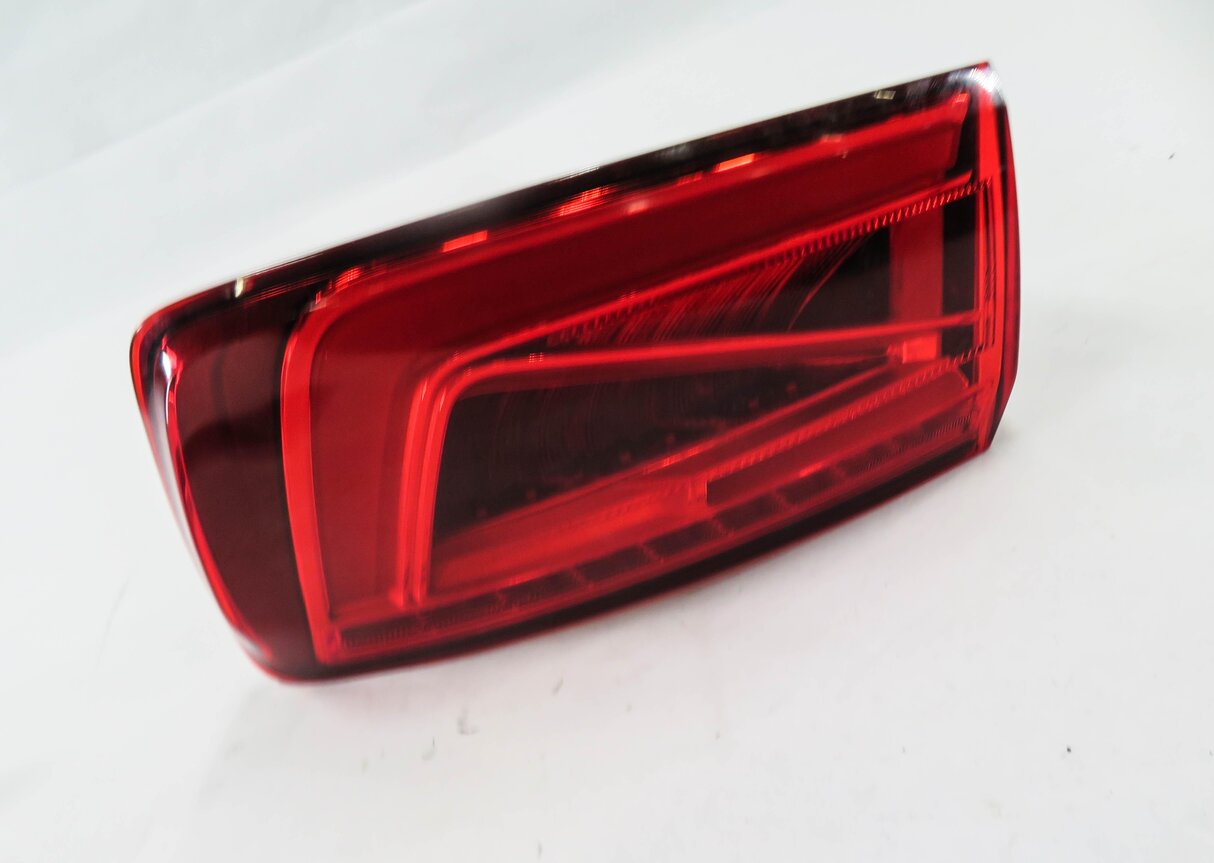 15-16 AUDI A3 S3 (8V) SEDAN / CONVERTIBLE - RIGHT LED TAILLIGHT BRAKE LIGHT LAMP