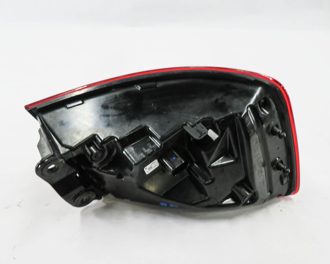 Thumbnail 7: 15-16 AUDI A3 S3 (8V) SEDAN / CONVERTIBLE - RIGHT LED TAILLIGHT BRAKE LIGHT LAMP