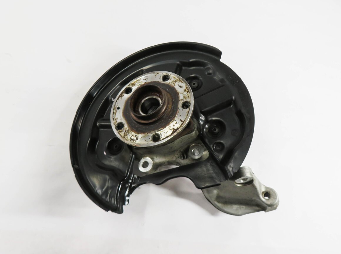 Thumbnail 1: 15-19 VW GOLF / AUDI A3 S3 RS3 (8V) AWD - LEFT REAR SPINDLE KNUCKLE WHEEL HUB