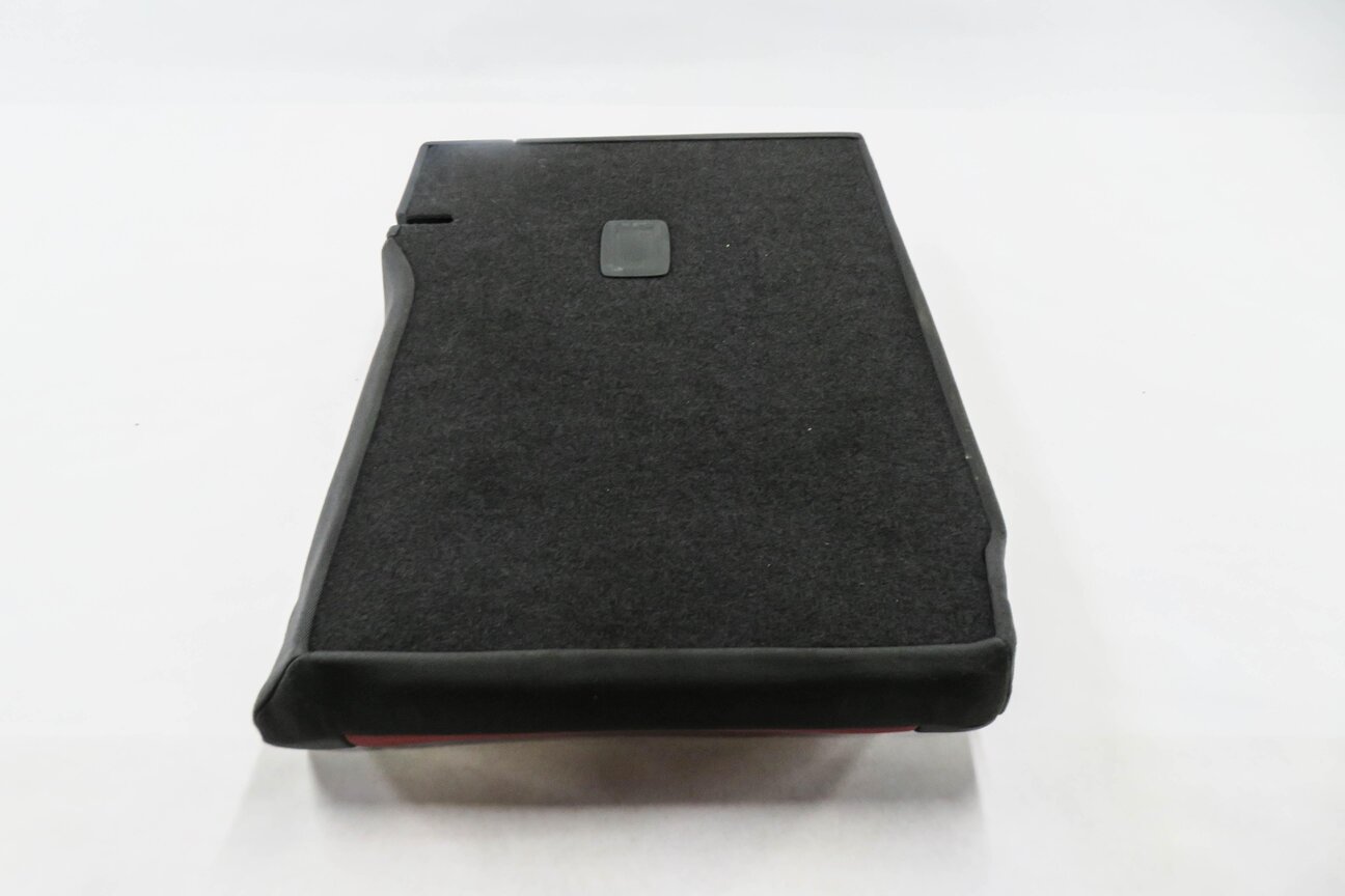 Thumbnail 5: 2015 AUDI S3 (8V) LEFT REAR SEAT UPPER TOP SEAT CUSHION (BLACK & RED)