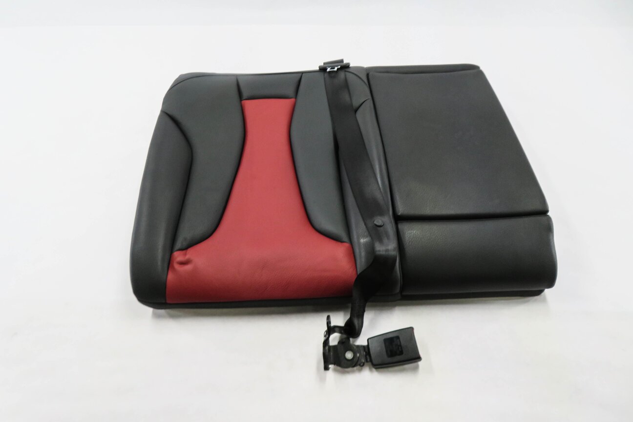 2015 AUDI S3 (8V) RIGHT / CENTER REAR SEAT UPPER TOP SEAT CUSHION (BLACK & RED)