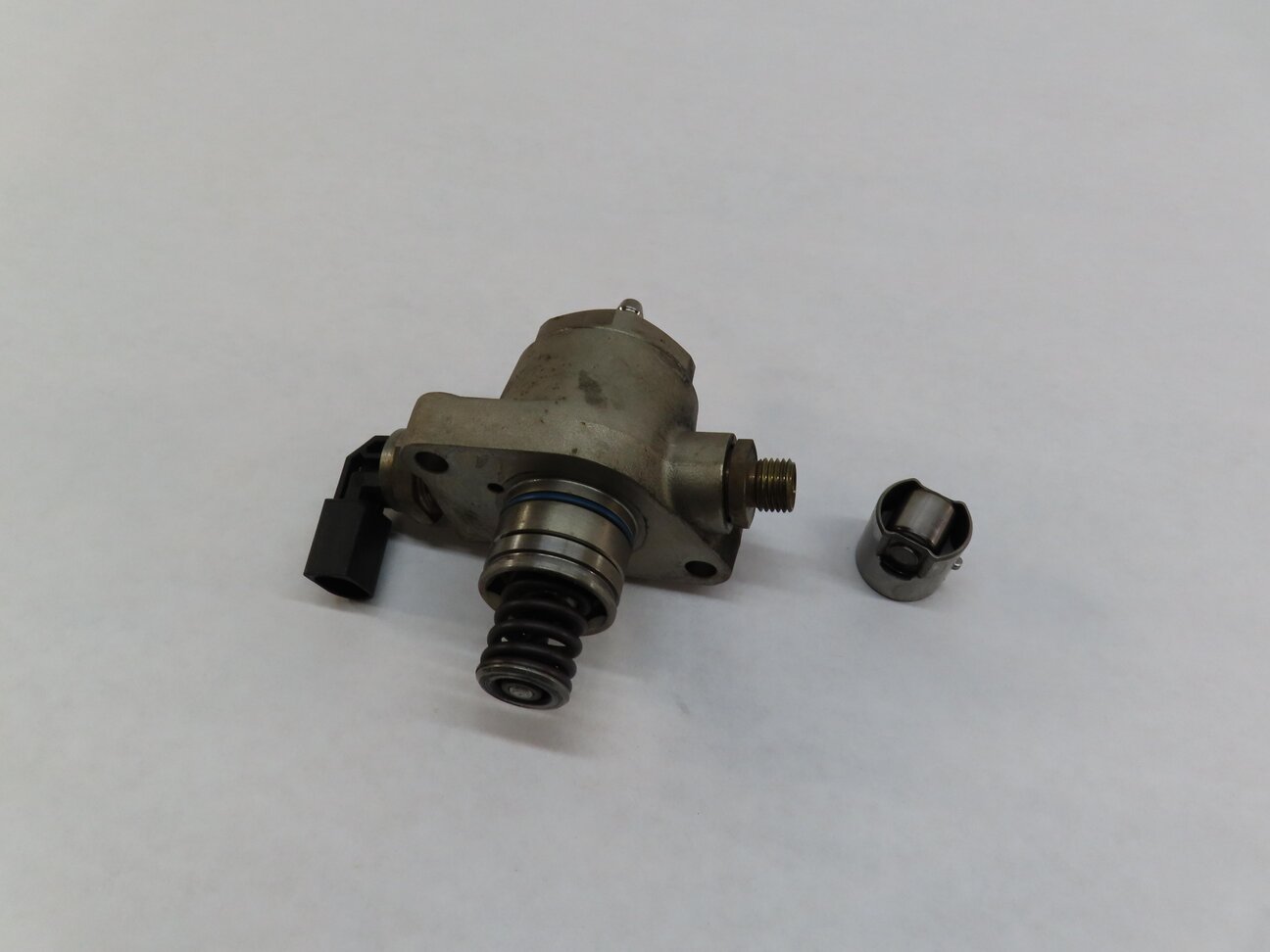 2015-2017 AUDI A3 S3 VW GOLF GTI (8V) 2.0L TURBO ENGINE HIGH PRESSURE FUEL PUMP