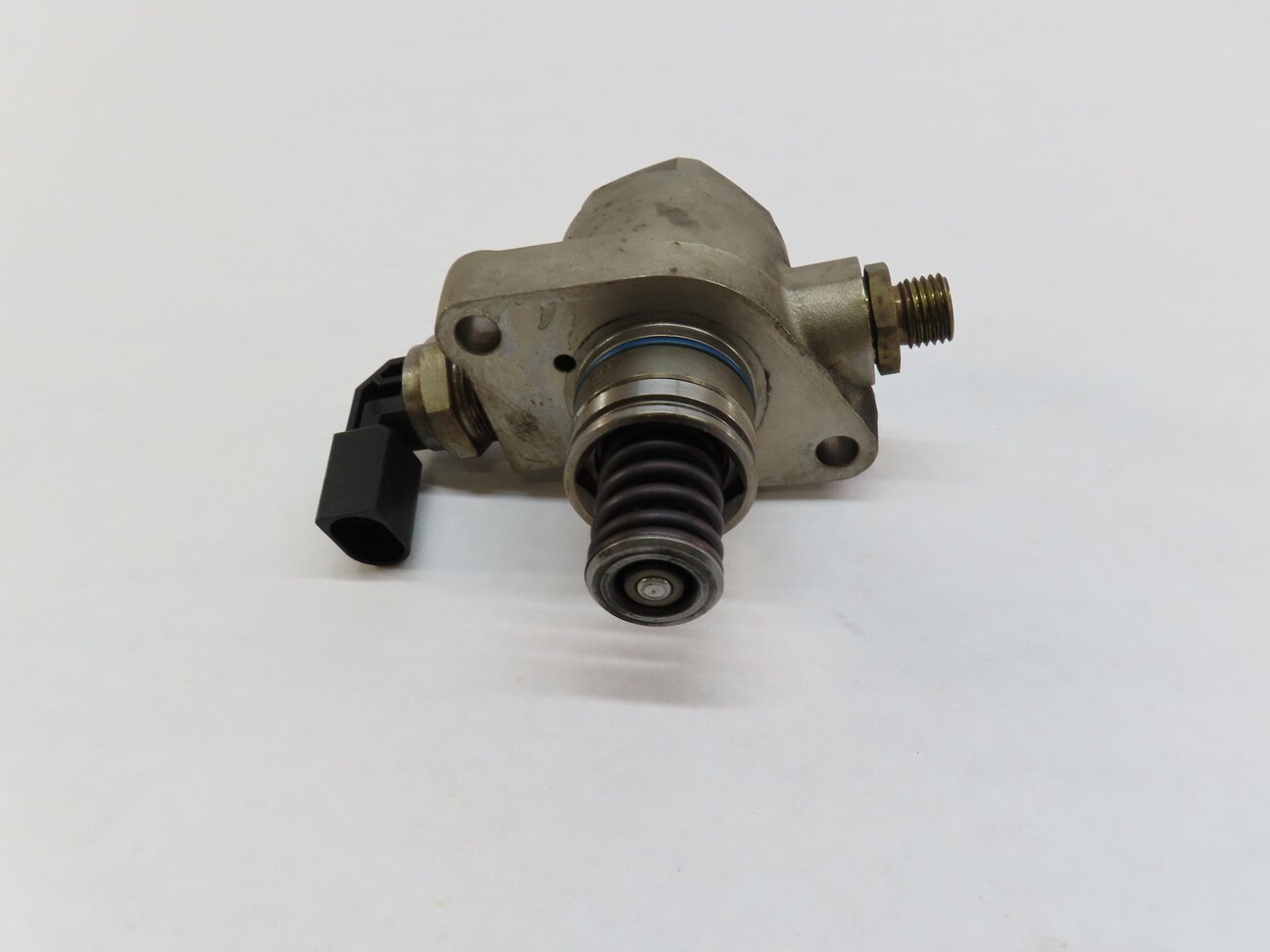 Thumbnail 4: 2015-2017 AUDI A3 S3 VW GOLF GTI (8V) 2.0L TURBO ENGINE HIGH PRESSURE FUEL PUMP