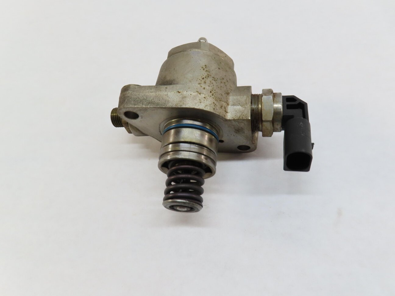 Thumbnail 6: 2015-2017 AUDI A3 S3 VW GOLF GTI (8V) 2.0L TURBO ENGINE HIGH PRESSURE FUEL PUMP