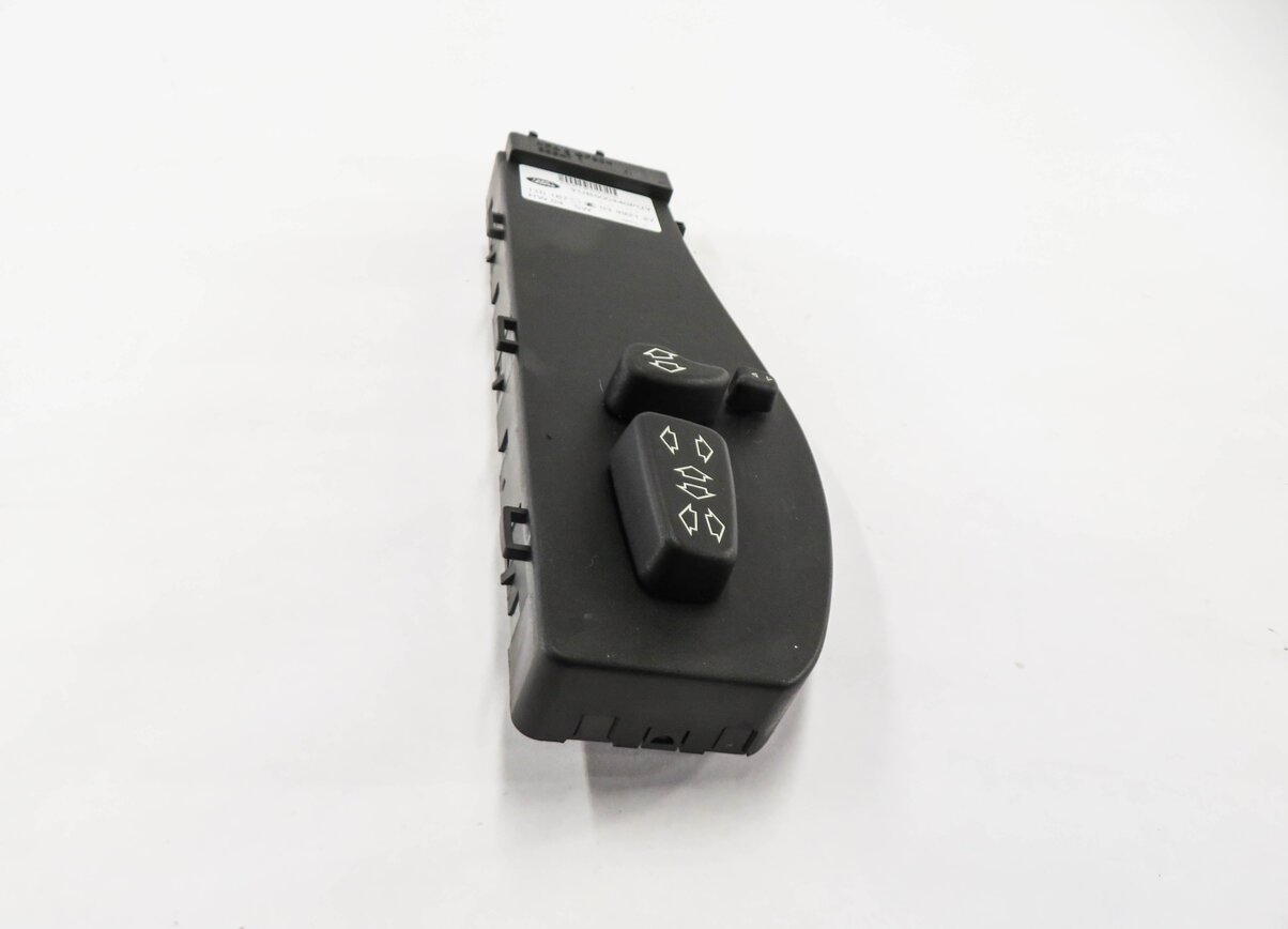 Thumbnail 4: 2010 RANGE ROVER (L322) RIGHT FRONT PASSENGER SEAT ADJUSTMENT SWITCH BUTTON