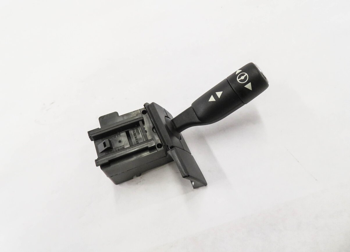 2010 RANGE ROVER (L322) STEERING COLUMN ADJUSTMENT SWITCH