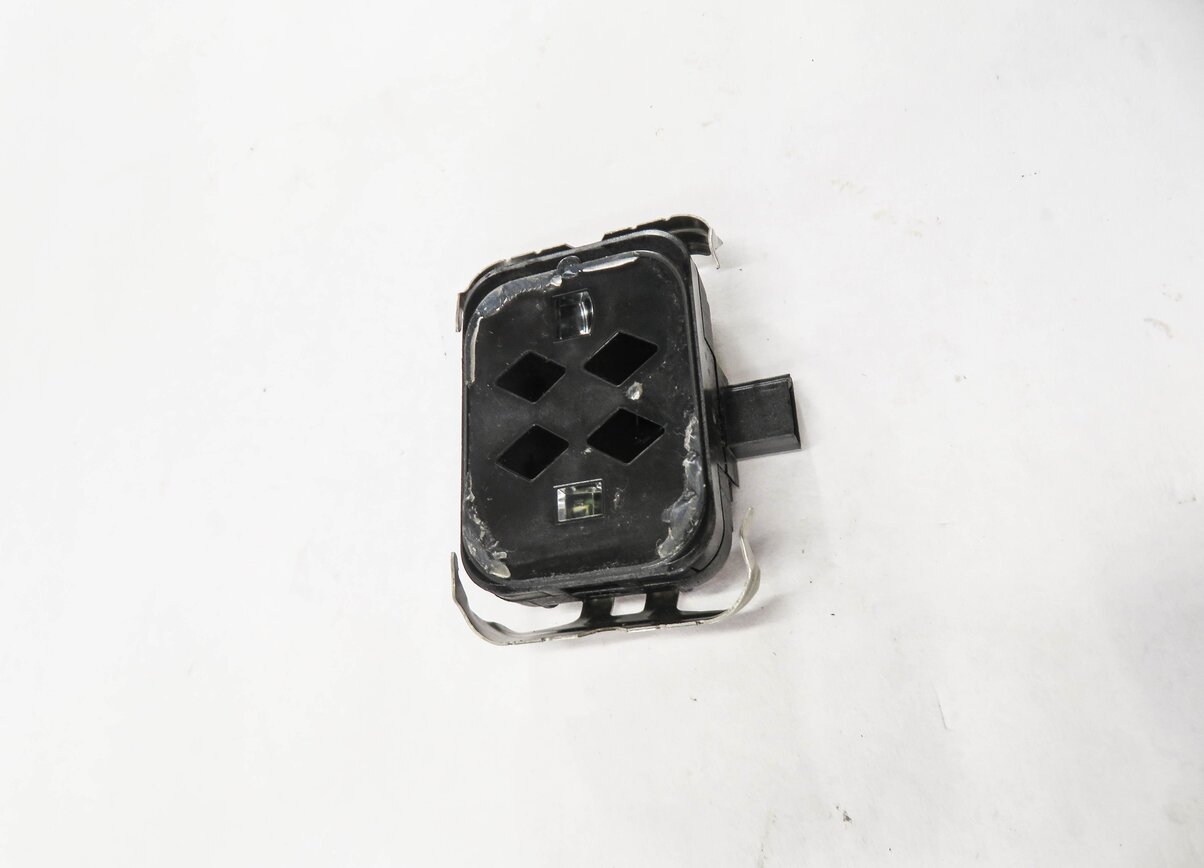 Thumbnail 3: 2010-2016 LR2 LR4 RANGE ROVER SPORT (L320 L322) WINDSHIELD WIPER RAIN SENSOR