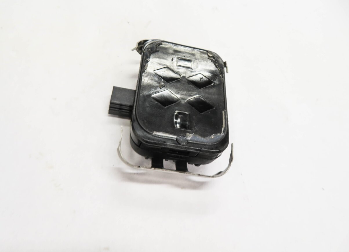 Thumbnail 4: 2010-2016 LR2 LR4 RANGE ROVER SPORT (L320 L322) WINDSHIELD WIPER RAIN SENSOR