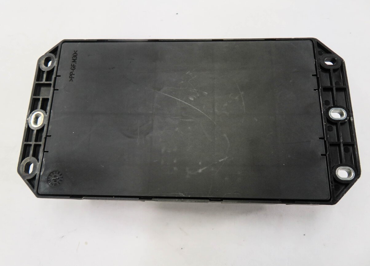 Thumbnail 6: 2010-2012 RANGE ROVER (L322) 5.0L SUPERCHARGED ENGINE FUSE BOX