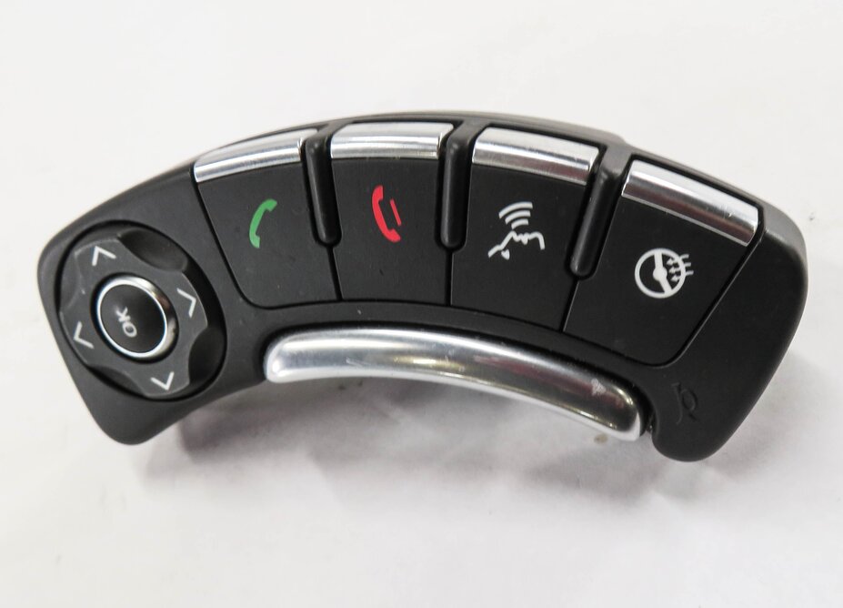 Thumbnail 2: 2010 RANGE ROVER (L322) RIGHT STEERING WHEEL SWITCH BUTTON (HEATED)