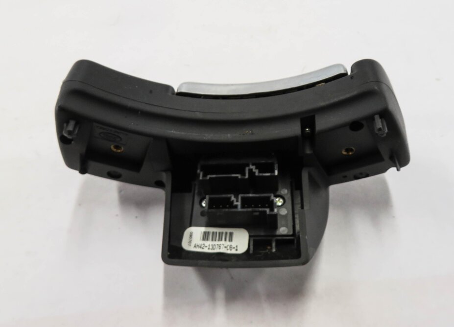 Thumbnail 6: 2010 RANGE ROVER (L322) RIGHT STEERING WHEEL SWITCH BUTTON (HEATED)