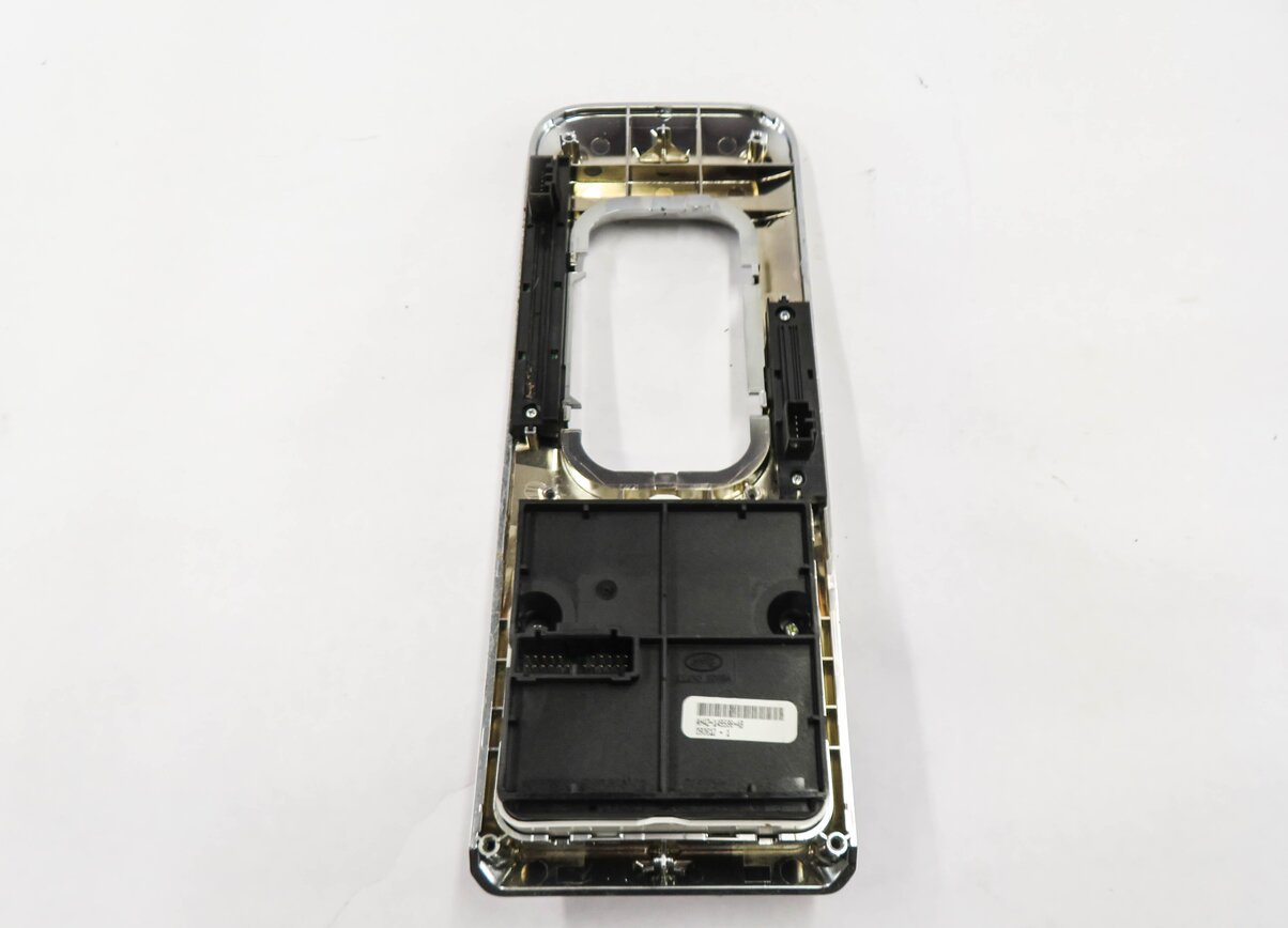 Thumbnail 7: 2010 RANGE ROVER (L322) SHIFTER TRIM w/ TERRAIN CONTROL SWITCH