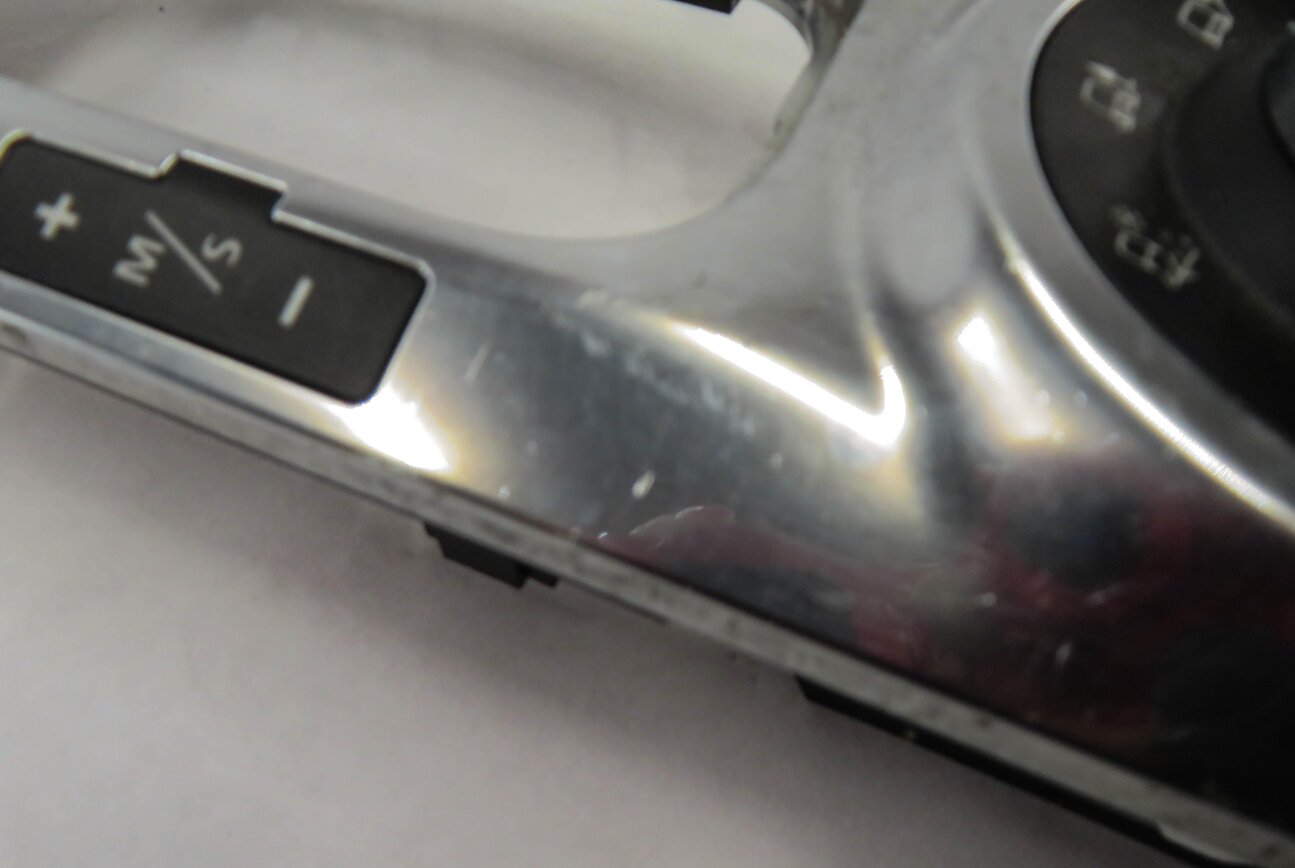 Thumbnail 8: 2010 RANGE ROVER (L322) SHIFTER TRIM w/ TERRAIN CONTROL SWITCH