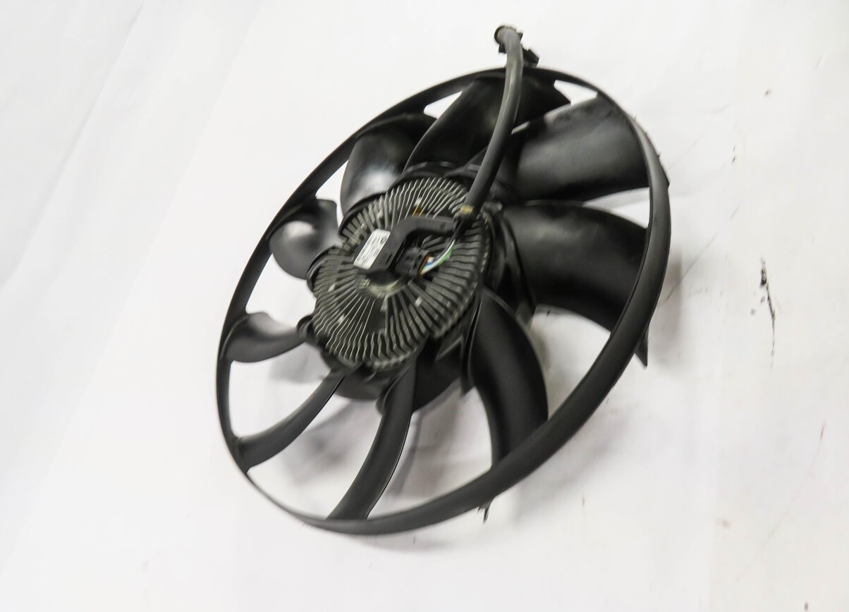 Thumbnail 3: 2010-2018 RANGE ROVER SPORT LR4 - 3.0L / 5.0L SUPERCHARGED ENGINE COOLING FAN