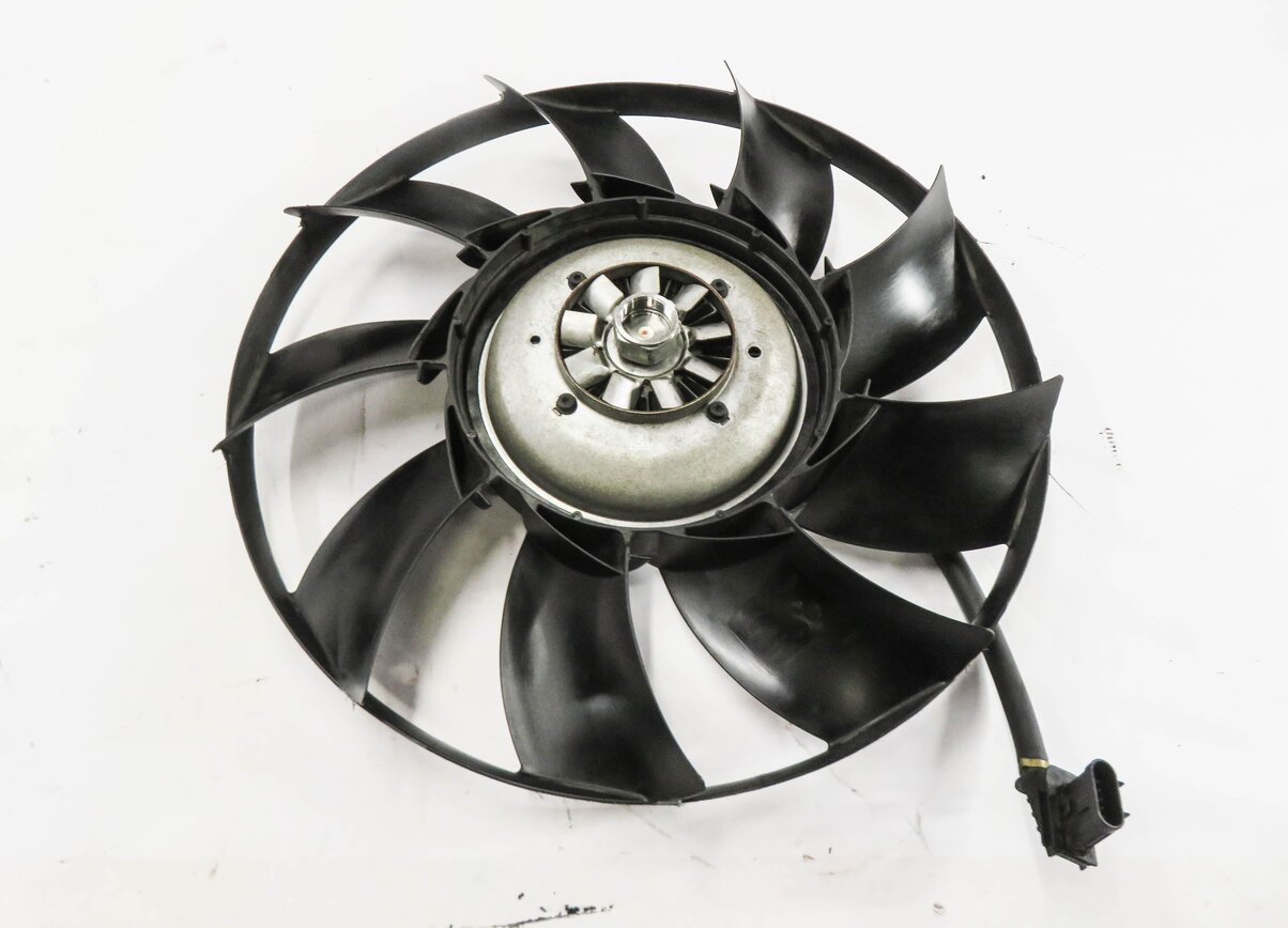 Thumbnail 5: 2010-2018 RANGE ROVER SPORT LR4 - 3.0L / 5.0L SUPERCHARGED ENGINE COOLING FAN