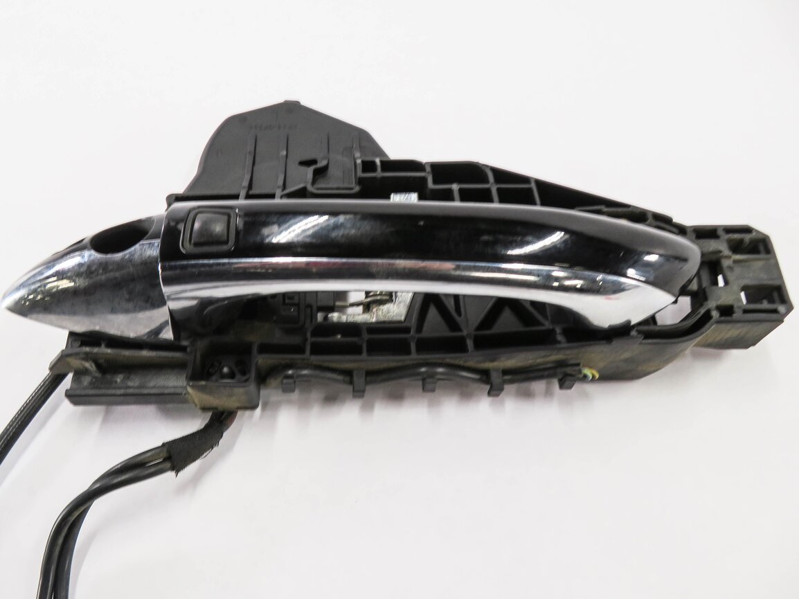 Thumbnail 3: 2009 MERCEDES GL320 (X164) LEFT FRONT DRIVER KEYLESS DOOR HANDLE (BLACK)