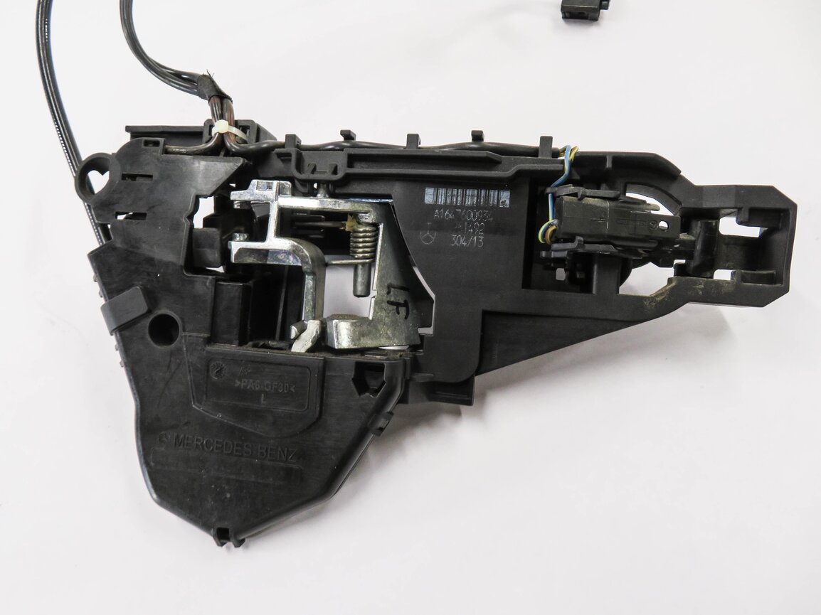 Thumbnail 7: 2009 MERCEDES GL320 (X164) LEFT FRONT DRIVER KEYLESS DOOR HANDLE (BLACK)