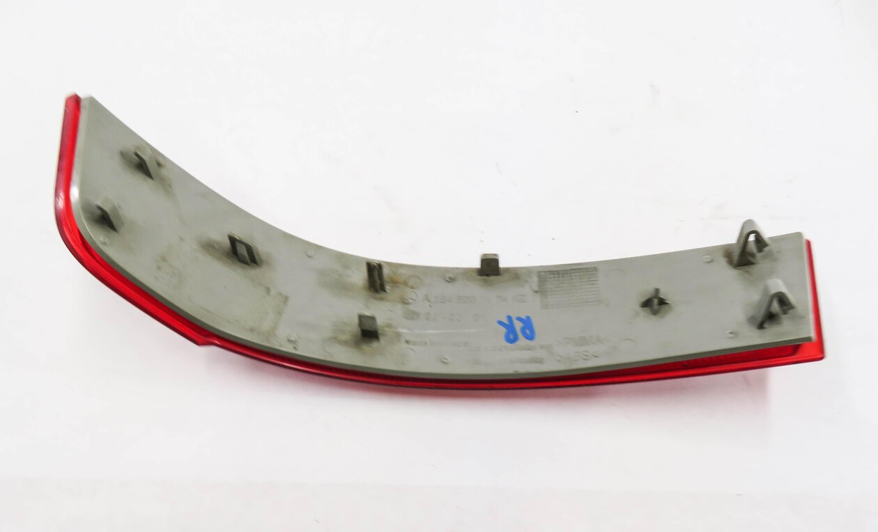 Thumbnail 5: 2009 MERCEDES GL320 (X164) RIGHT PASSENGER REAR BUMPER REFLECTOR