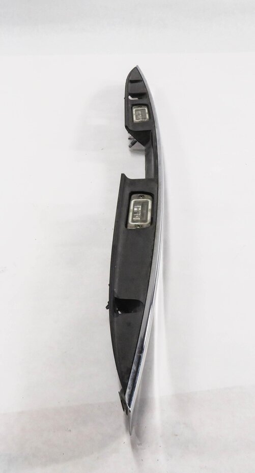 Thumbnail 3: 2009 MERCEDES GL320 (X164) REAR TRUNK HANDLE w/ LICENSE PLATE LIGHTS (CHROME)