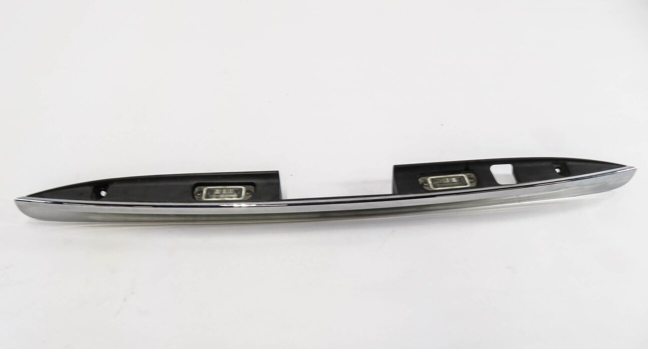 Thumbnail 4: 2009 MERCEDES GL320 (X164) REAR TRUNK HANDLE w/ LICENSE PLATE LIGHTS (CHROME)
