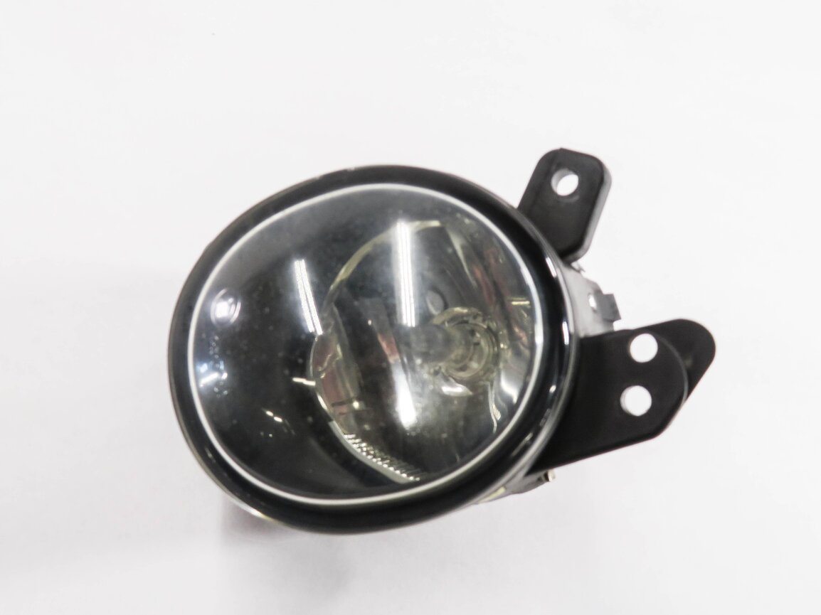 Thumbnail 2: 2006-2013 MERCEDES C300 C350 GL320 GL450 GL550 ML320 ML350 - LEFT FOGLIGHT LAMP
