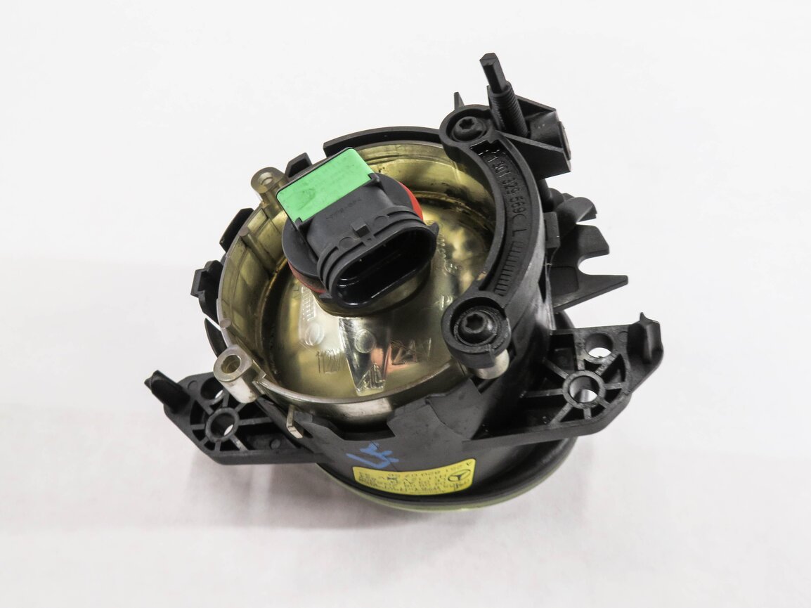 Thumbnail 5: 2006-2013 MERCEDES C300 C350 GL320 GL450 GL550 ML320 ML350 - LEFT FOGLIGHT LAMP