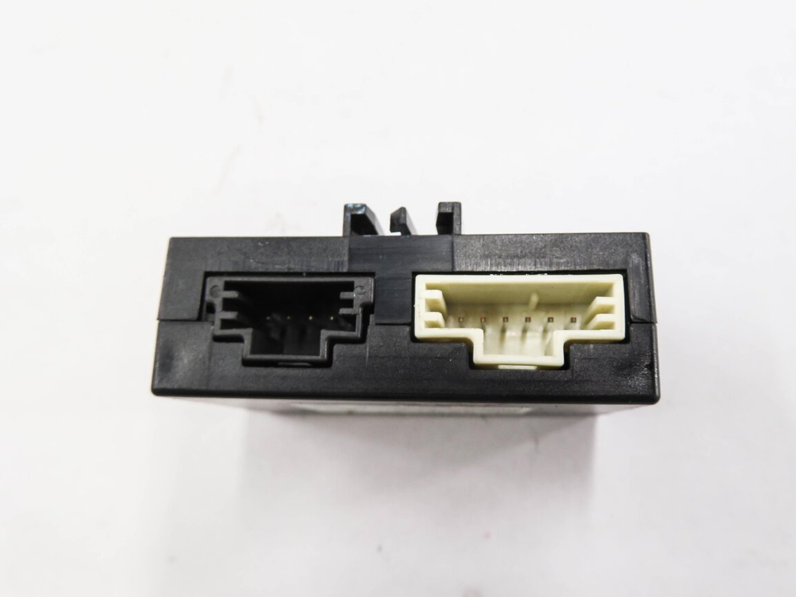 Thumbnail 6: 2009 MERCEDES GL320 (X164) REARVIEW CAMERA CONTROL MODULE