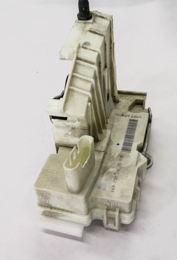 Thumbnail 4: 08-12 MB GL320 GL350 GL450 GL550 (X164) RIGHT REAR KEYLESS GO DOOR LOCK LATCH